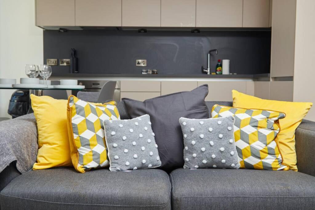 Stunning Apartment - Private Parking - Stadium Views Manchester Exterior foto