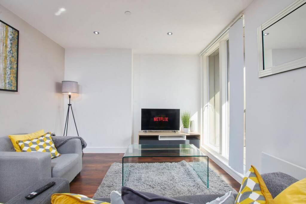 Stunning Apartment - Private Parking - Stadium Views Manchester Exterior foto