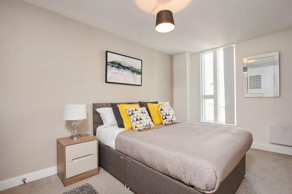Stunning Apartment - Private Parking - Stadium Views Manchester Exterior foto